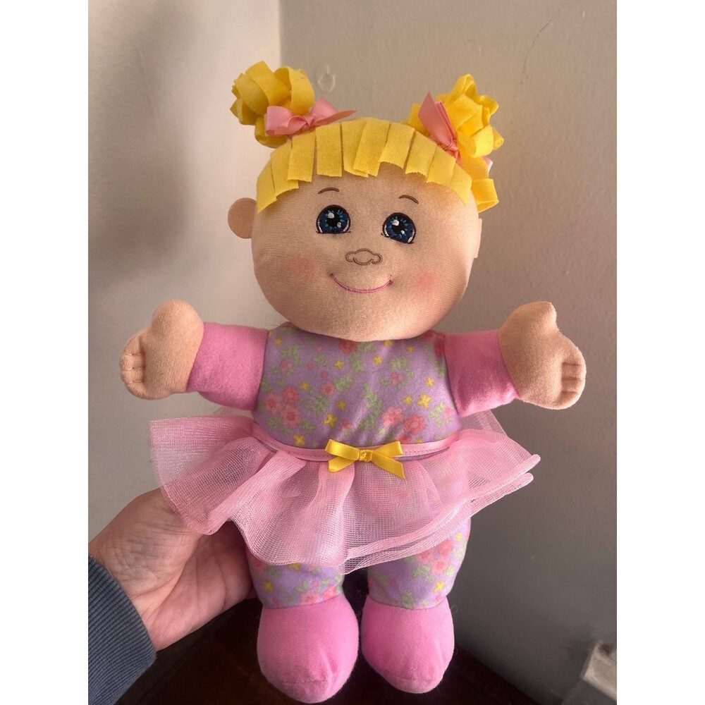 Cabbage Patch Hug N Snuggle Hilary